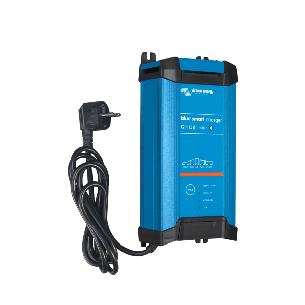 Blue Smart IP22 Charger 12/15(1) 230V CEE 7/7